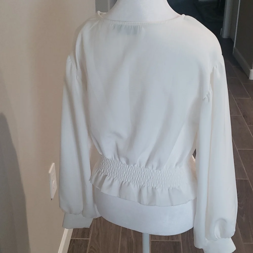 PRETTYLITTLETHING Size 4 Top - Picture 3 of 5